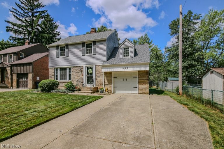 1364 Clearview Road, Lyndhurst, OH - Photo 3
