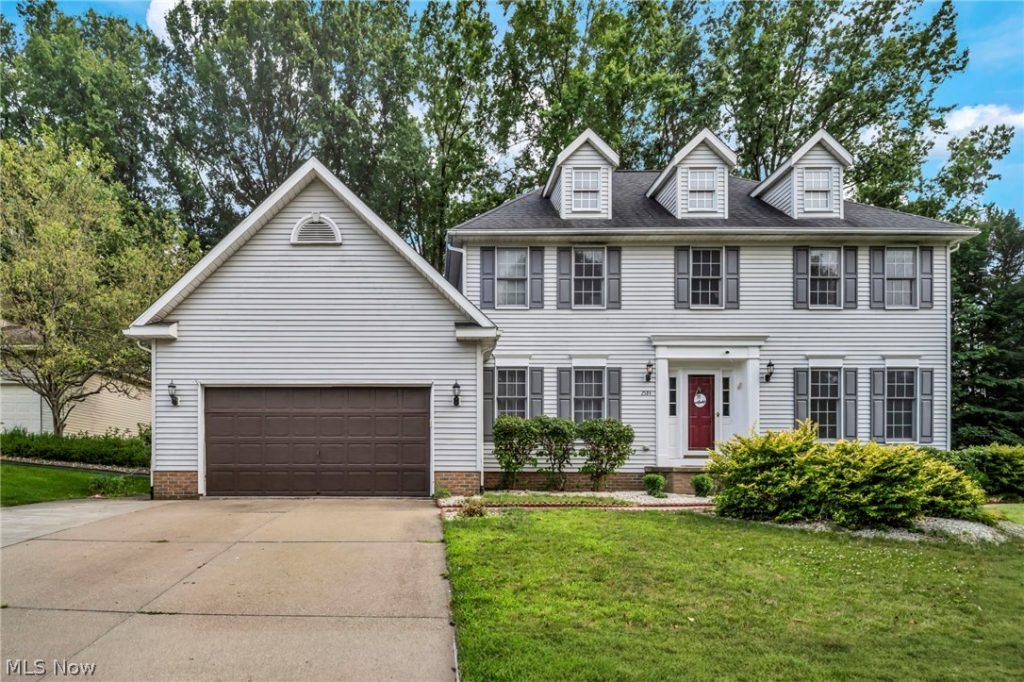 2524 Mallory Lane, Stow, OH