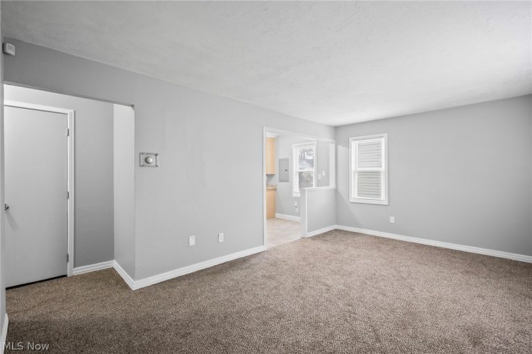 23340 Roger Drive, Euclid, OH - Photo 3