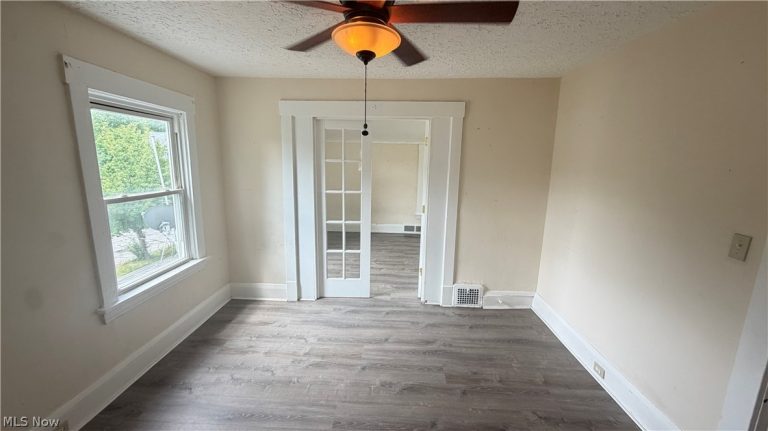 10122 Loretta Avenue, Cleveland, OH - Photo 2
