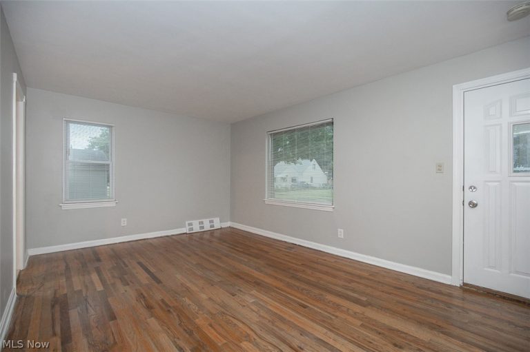 660 260th Street, Euclid, OH - Photo 4