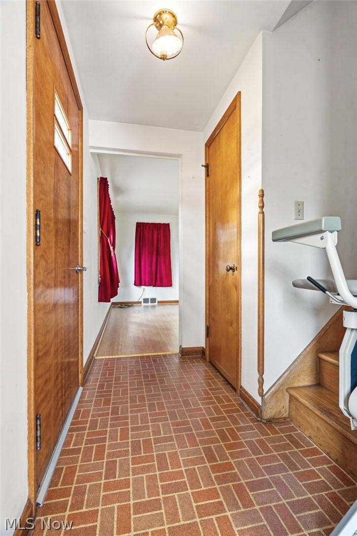 321 Woodrow Street, North Canton, OH - Photo 4