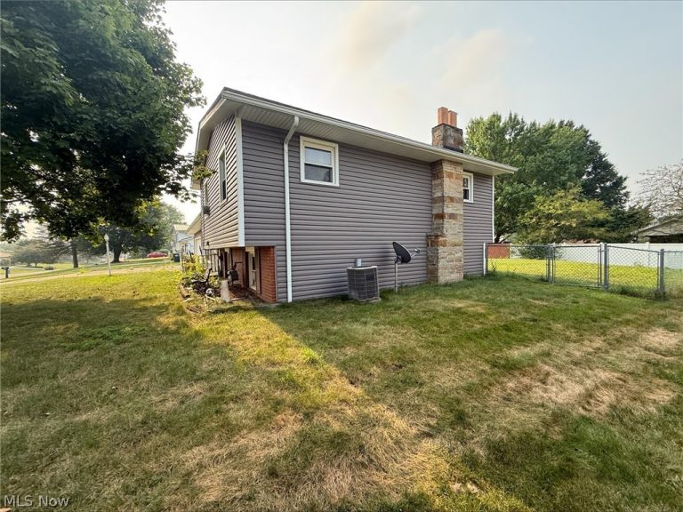 5364 Pisces Street, Canton, OH - Photo 8