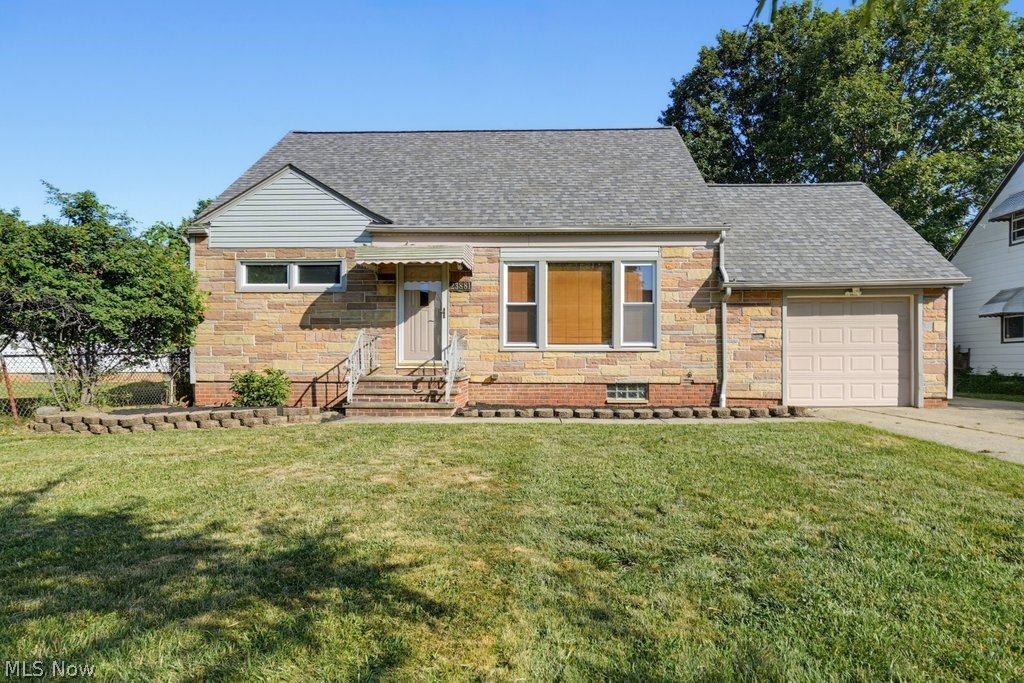 23881 Puritan Avenue, Euclid, OH