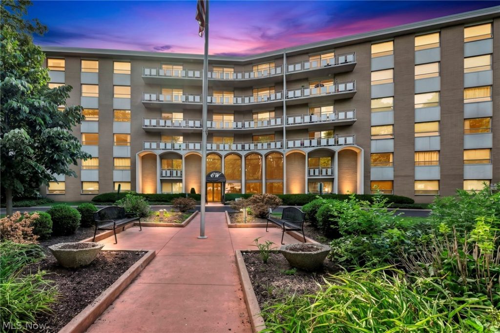 3400 Wooster rd. Road #614, Rocky River, OH