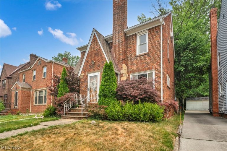1909 Powell Avenue, Cleveland Heights, OH - Photo 2