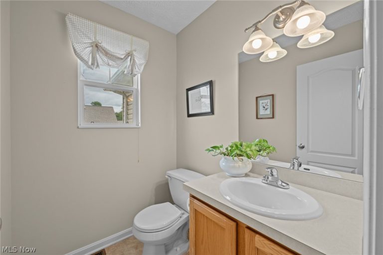 2550 Cedar Creek Lane, Akron, OH - Photo 6