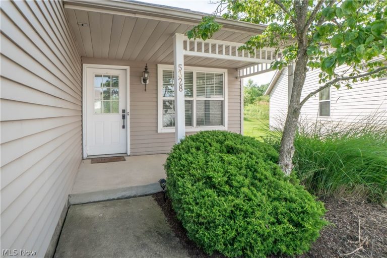 5328 Fawn Circle, Kent, OH - Photo 2