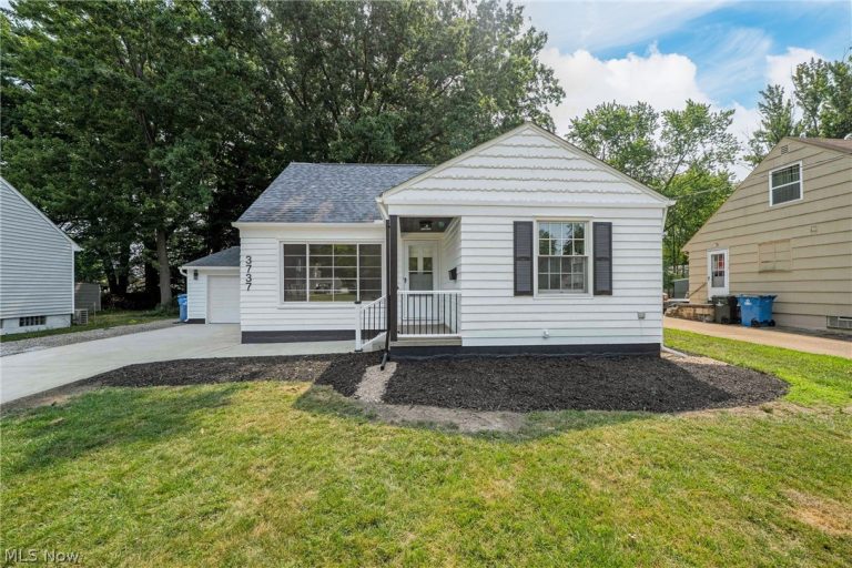 3737 Walter Road, North Olmsted, OH, 44070