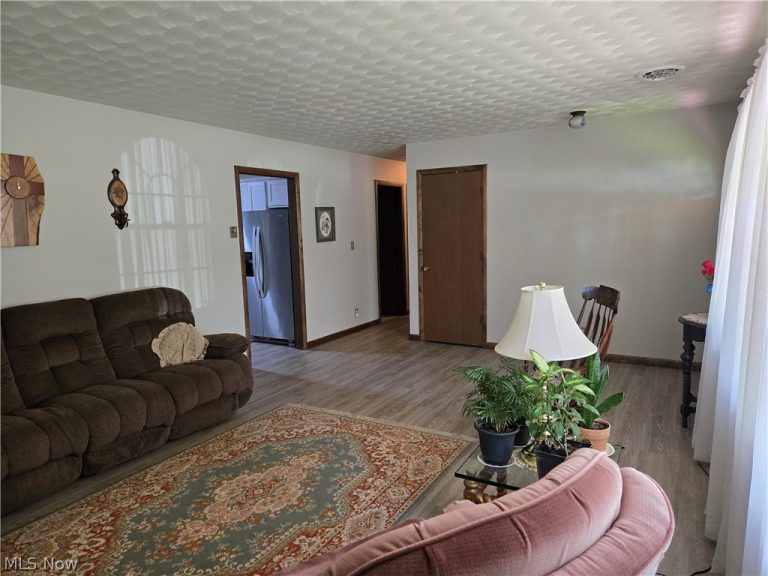 6065 Rollins Drive, Nashport, OH - Photo 2