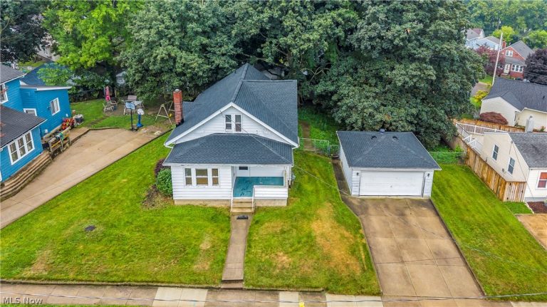 618 Keller Street, Barberton, OH - Photo 2