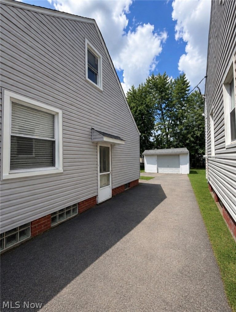 21419 Libby Road, Maple Heights, OH - Photo 3
