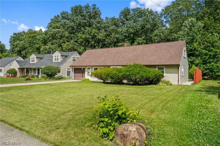 644 Irving Park Boulevard, Sheffield Lake, OH - Photo 3