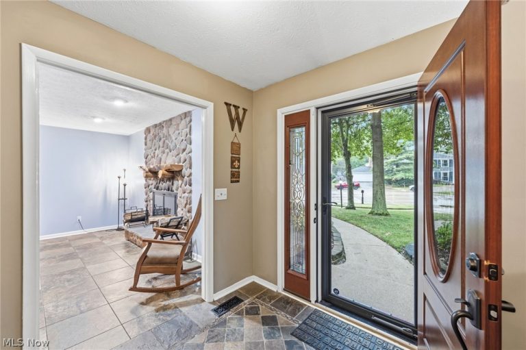 16670 Aspen Circle, Strongsville, OH - Photo 6