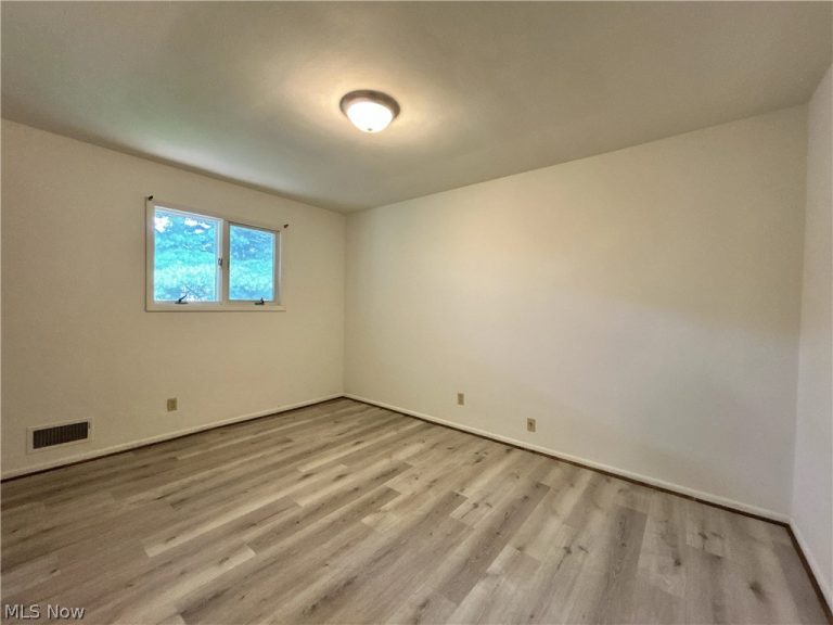 94 View Street #9, Weirton, WV - Photo 6