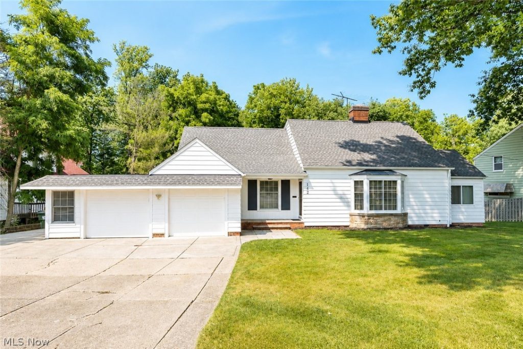 142 Bexley Drive, Bedford, OH