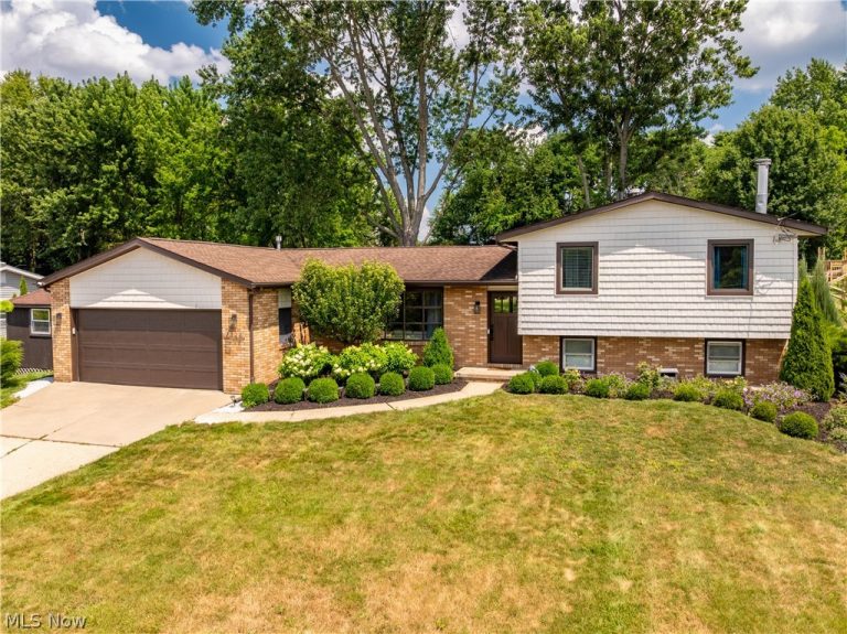 7328 Lake O Springs Avenue, North Canton, OH, 44720