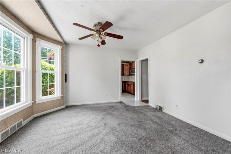 28707 Gilchrist Drive, Willowick, OH - Photo 5