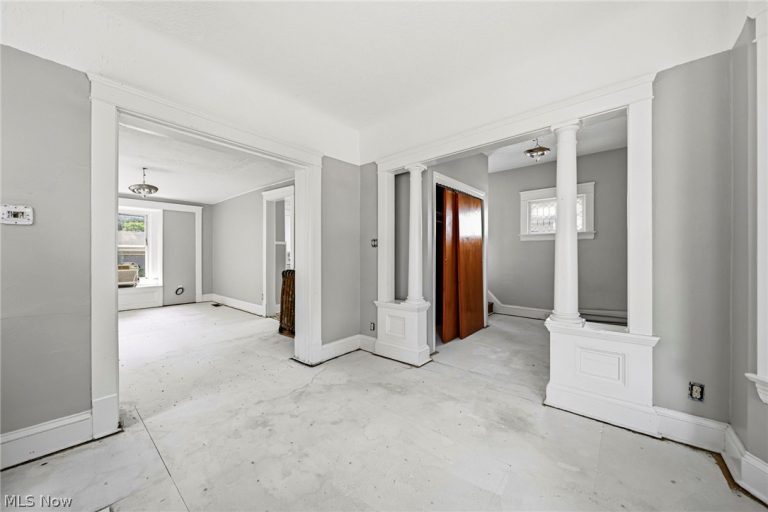 9512 Easton Avenue, Cleveland, OH - Photo 6