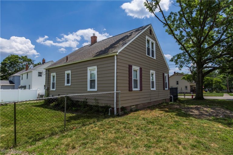 33 Pierce Avenue, Cuyahoga Falls, OH - Photo 4
