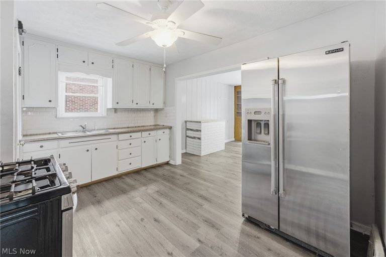 311 Fowles Road, Berea, OH - Photo 8