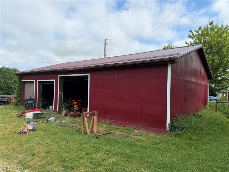10057 Kensington Road, Kensington, OH - Photo 6