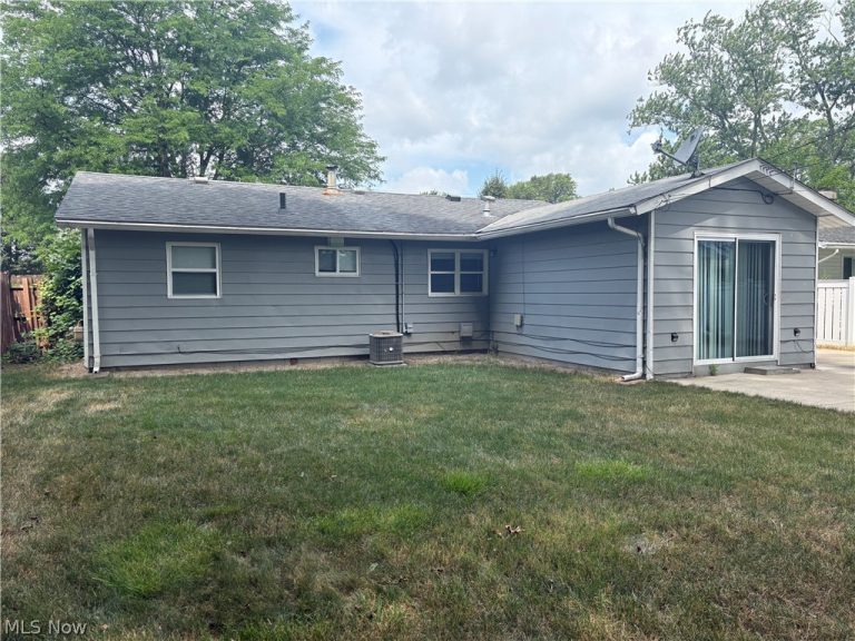 448 Chestnut Drive, Berea, OH - Photo 6