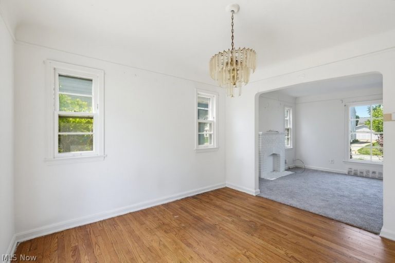 21860 Roberts Avenue, Euclid, OH - Photo 2