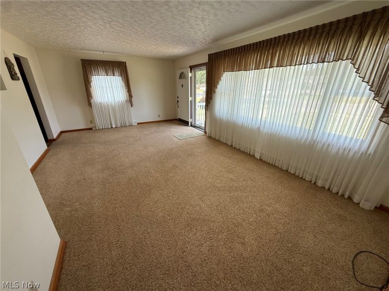 1031 Kaderly Street, New Philadelphia, OH - Photo 4