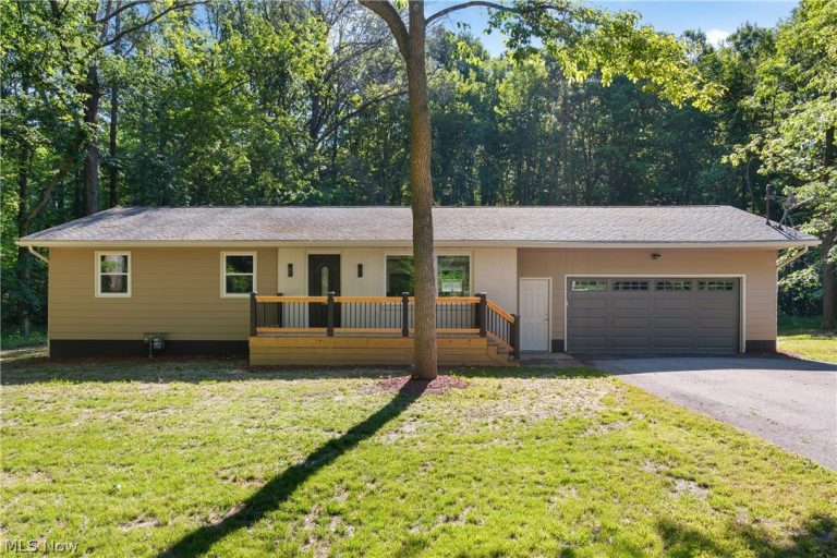 1075 River Road, Lake Milton, OH - Photo 5