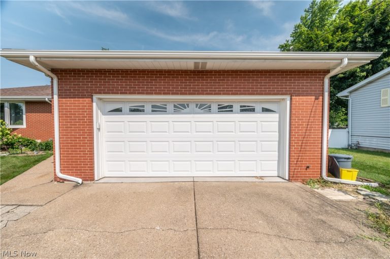 1788 Lancaster Drive, Austintown, OH - Photo 4