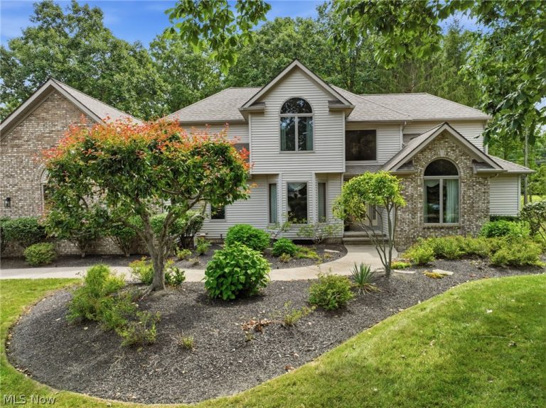 6435 Suzanne Lane, Solon, OH, 44139
