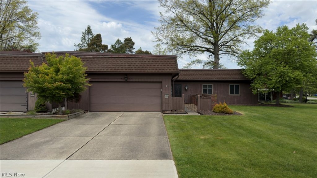 19224 Idlewood Trail, Strongsville, OH