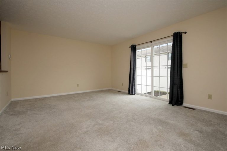 33160 Beverly Lane, Avon Lake, OH - Photo 6