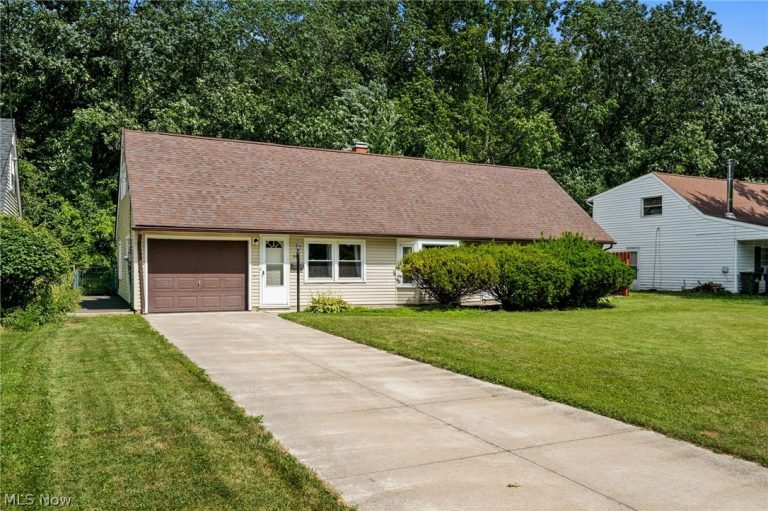 644 Irving Park Boulevard, Sheffield Lake, OH - Photo 2