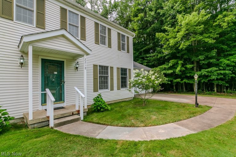 2218 Croydon Road, Twinsburg, OH - Photo 2