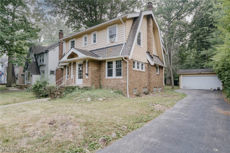 1660 Maple Road, Cleveland Heights, OH - Photo 2