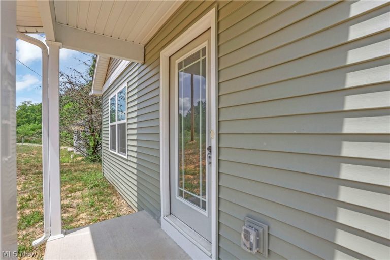 353 Elm Street, New Straitsville, OH - Photo 4
