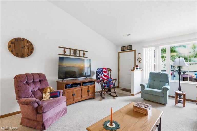 1238 Hunters Walk, Ashland, OH - Photo 6