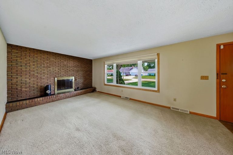 1812 Skyline Drive, Lorain, OH - Photo 5