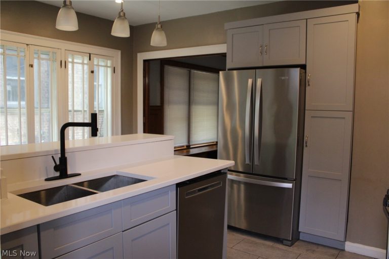 9501 Shakespeare Parkway, Cleveland, OH - Photo 3