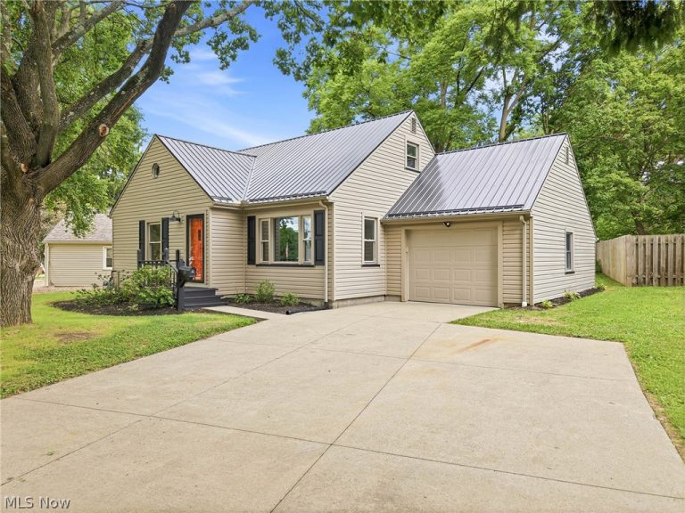 219 Aldrich Road, Youngstown, OH - Photo 2