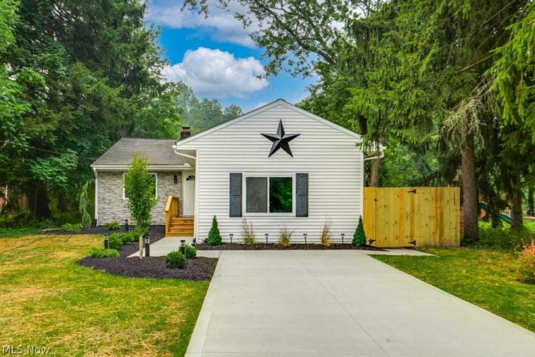 4867 Royalwood Road, North Royalton, OH, 44133