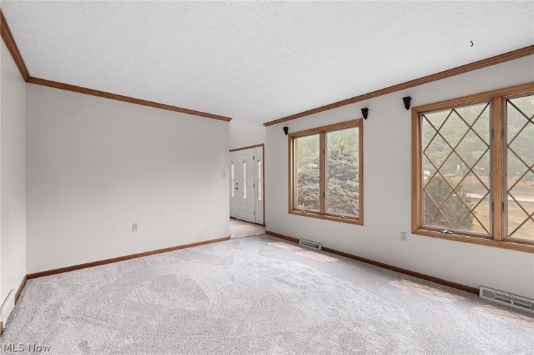 7562 Southampton Drive, North Royalton, OH - Photo 8