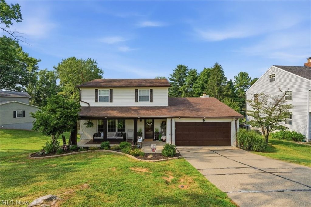12 Valley View Drive, Vienna, WV
