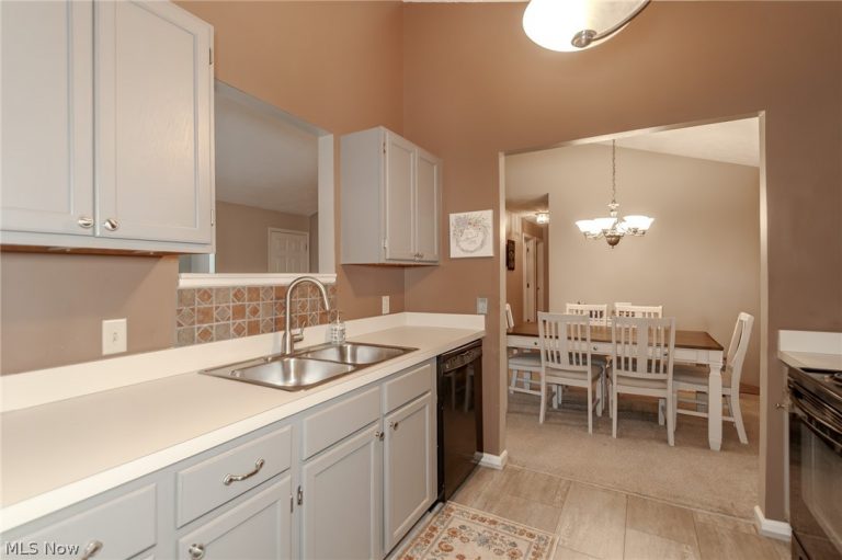 7232 Channing Lane, Concord Twp, OH - Photo 8