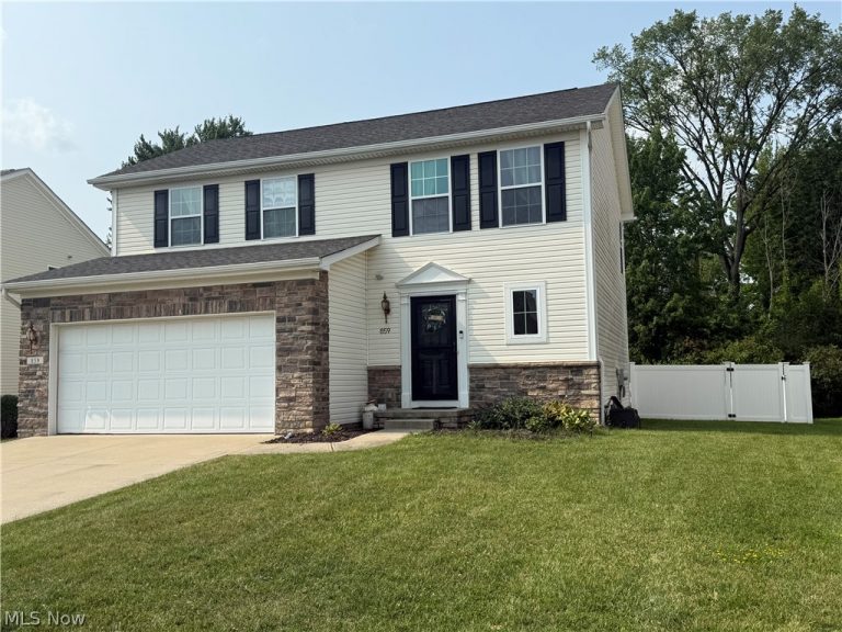 859 Arbor Trails Drive, Macedonia, OH - Photo 2
