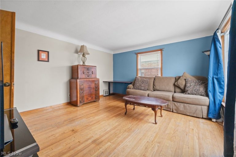 9405 Ansonia Avenue, Brooklyn, OH - Photo 8