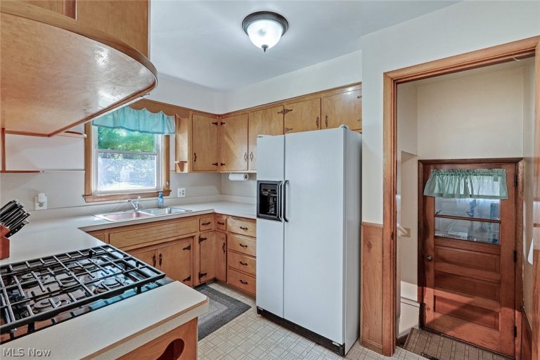 2649 Brunswick Road, Youngstown, OH - Photo 8