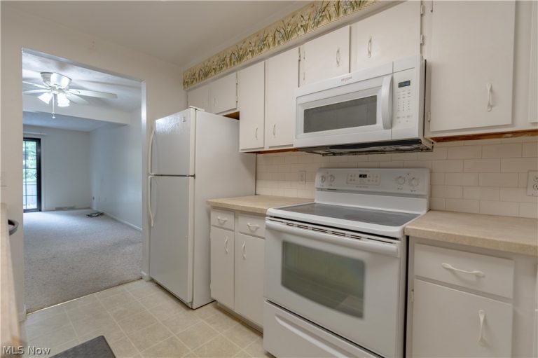 1856 Beechwood Avenue, North Canton, OH - Photo 6